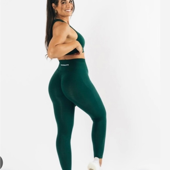Alphalete Pants - Alphalete Amplify “Darkest Pine” Set